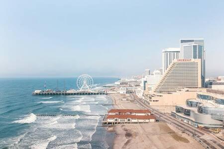 2Br 3Ba Ocean Front Condo On The Boardwalk Cozysuites Atlantic City Exterior foto