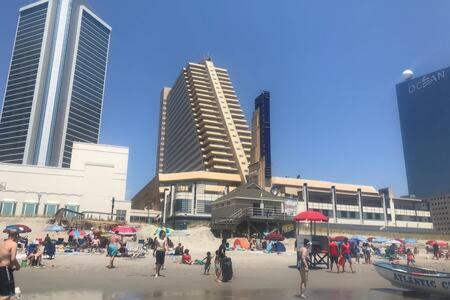 2Br 3Ba Ocean Front Condo On The Boardwalk Cozysuites Atlantic City Exterior foto